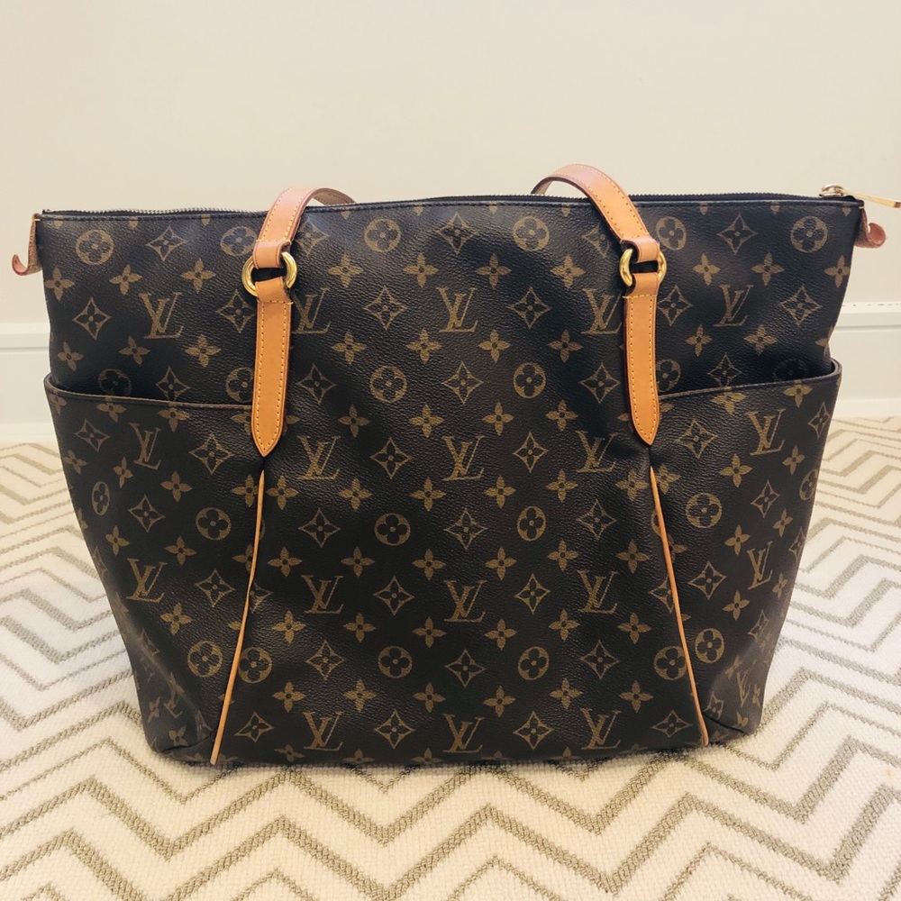 Authentic Louis Vuitton Monogram Totally PM
